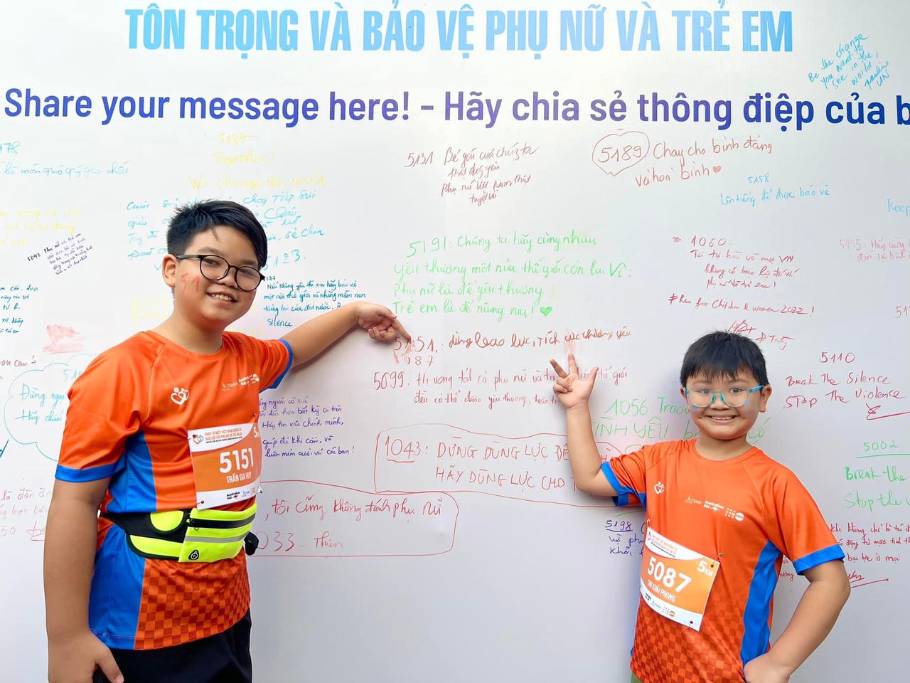 Thanh niên Việt Nam tham gia giải chạy để nói “KHÔNG” với bạo lực với phụ nữ và trẻ em gái