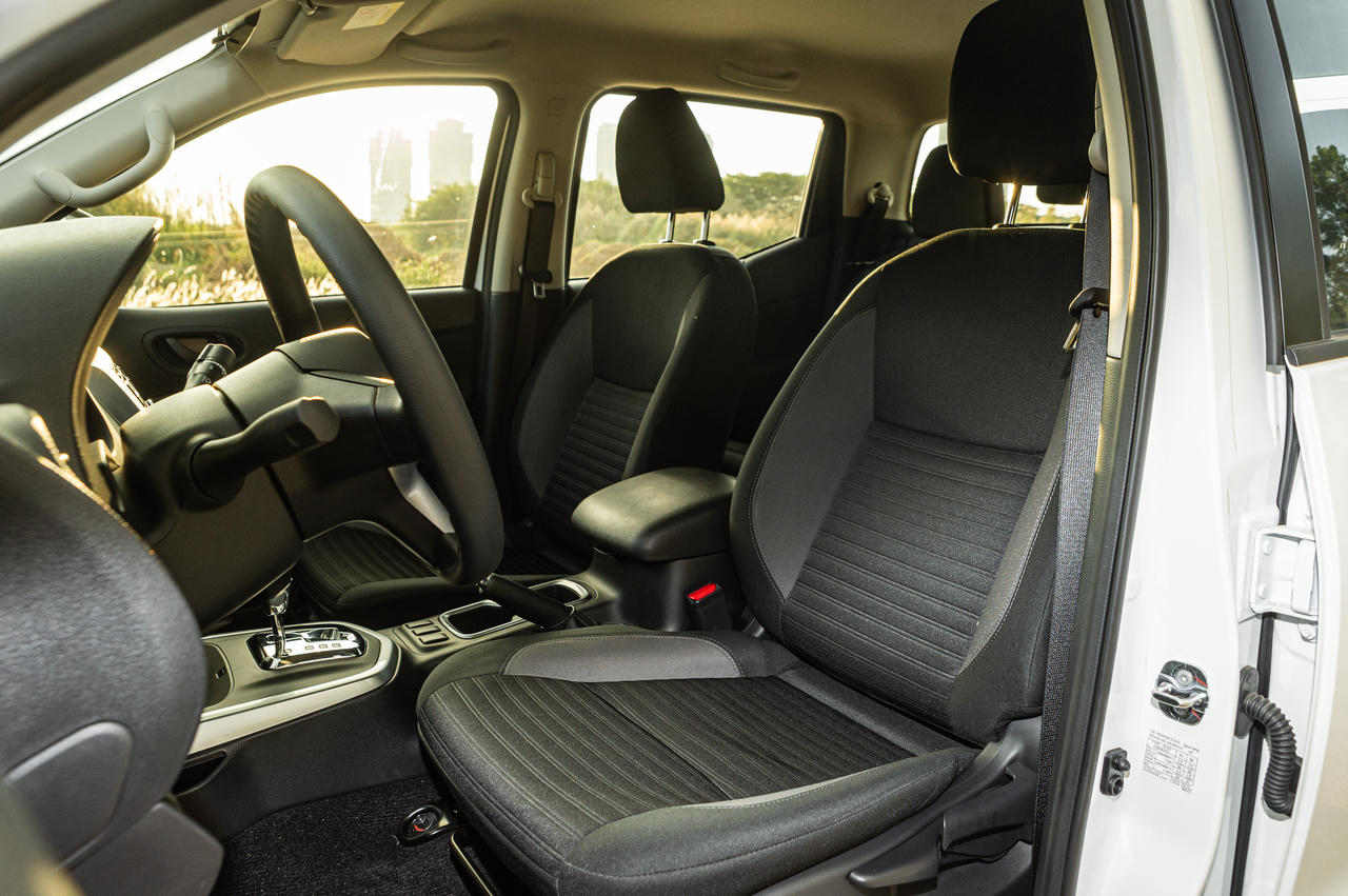 Nissan Việt Nam chính thức ra mắt phiên bản Nissan Navara EL 2WD