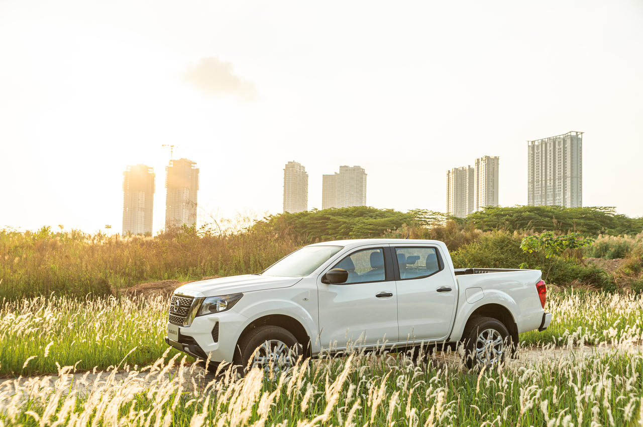 Nissan Việt Nam chính thức ra mắt phiên bản Nissan Navara EL 2WD