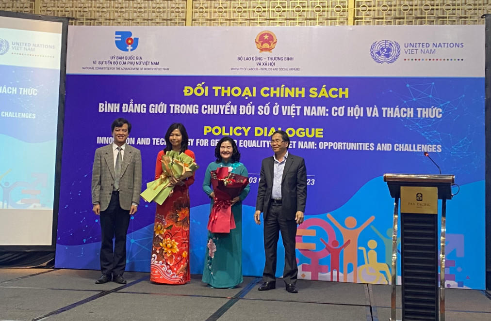 Chuyển đổi số ở Việt Nam: Không để phụ nữ bỏ lại phía sau