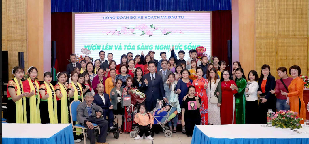 Phụ nữ khuyết tật - Vươn lên và tỏa sáng nghị lực sống