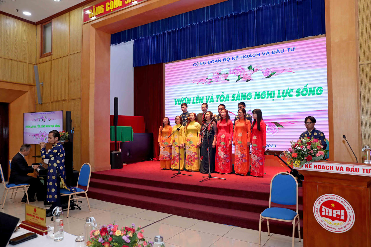 Phụ nữ khuyết tật - Vươn lên và tỏa sáng nghị lực sống