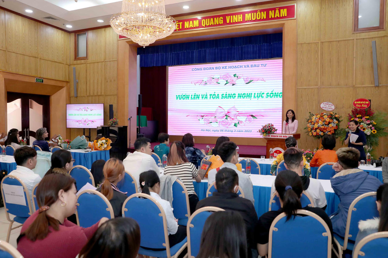 Phụ nữ khuyết tật - Vươn lên và tỏa sáng nghị lực sống