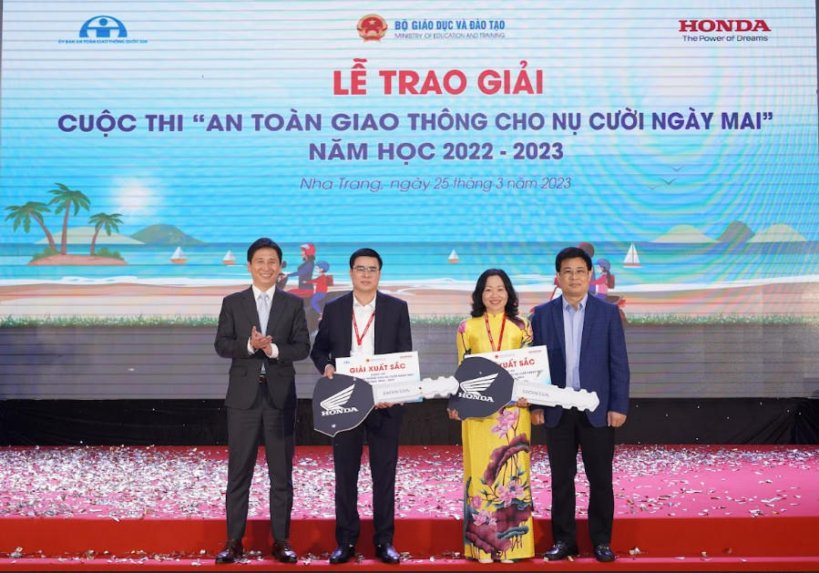 Trao giải cuộc thi “An toàn giao thông cho nụ cười ngày mai” năm học 2022 – 2023