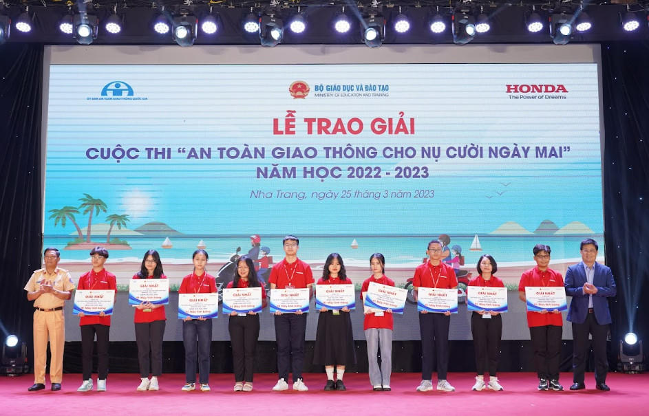 Trao giải cuộc thi “An toàn giao thông cho nụ cười ngày mai” năm học 2022 – 2023
