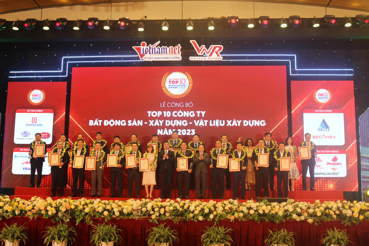 Tôn vinh 500 doanh nghiệp tăng trưởng nhanh nhất Việt Nam 