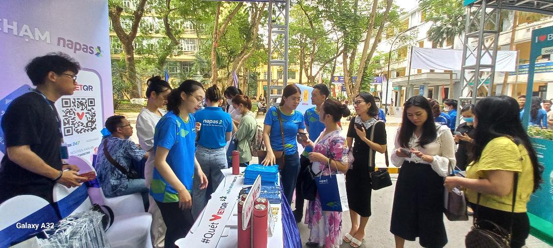 Truyền thông giáo dục tài chính “Nhà ngân hàng tương lai 2023”