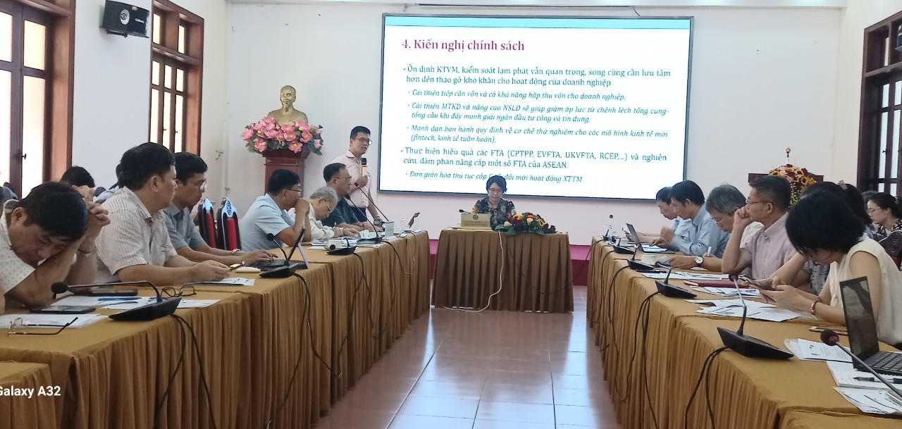 CIEM dự báo 3 kịch bản tăng trưởng kinh tế năm 2023