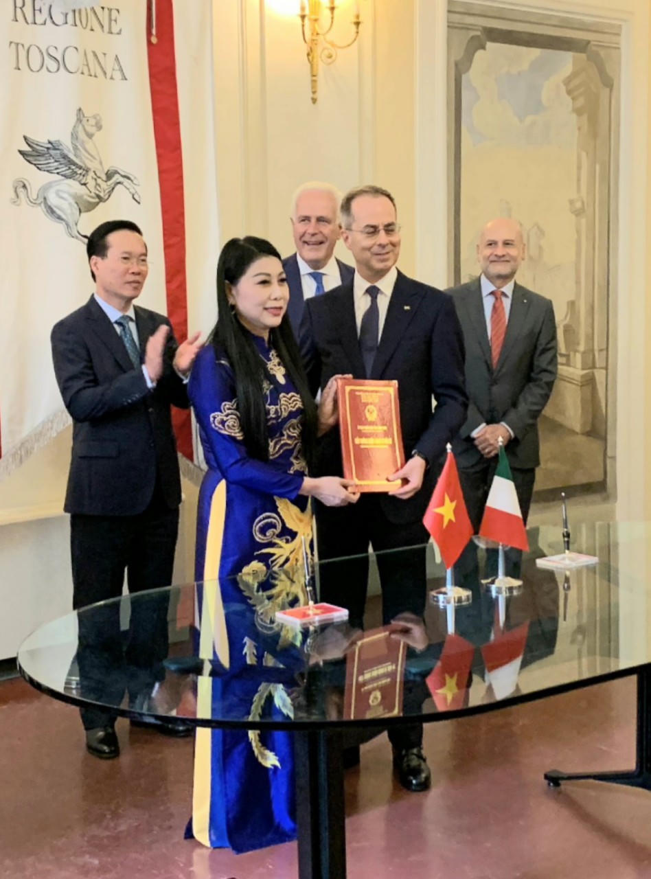 Vĩnh Phúc ký biên bản ghi nhớ về hợp tác hữu nghị với vùng Toscana của Italia