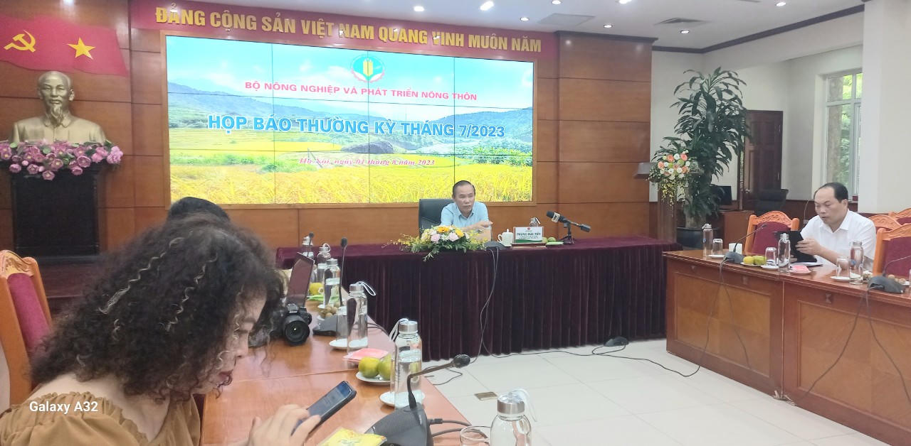 Trình Chính phủ ban hành Chỉ thị về tăng cường công tác xuất khẩu gạo