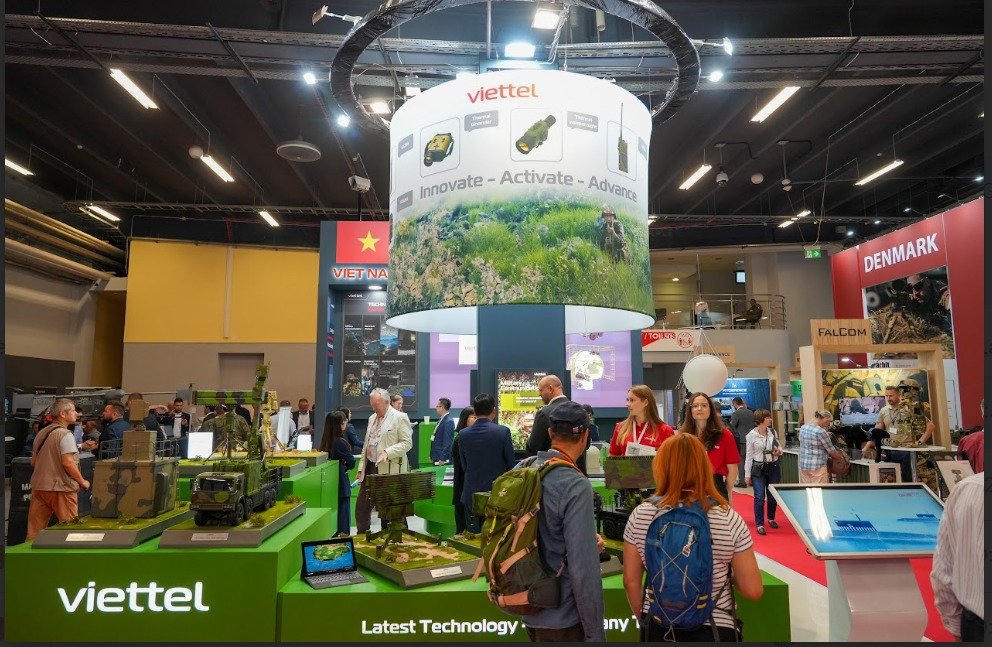 Viettel Group mở rộng quan hệ đối tác toàn cầu cùng WB Group (Ba Lan)