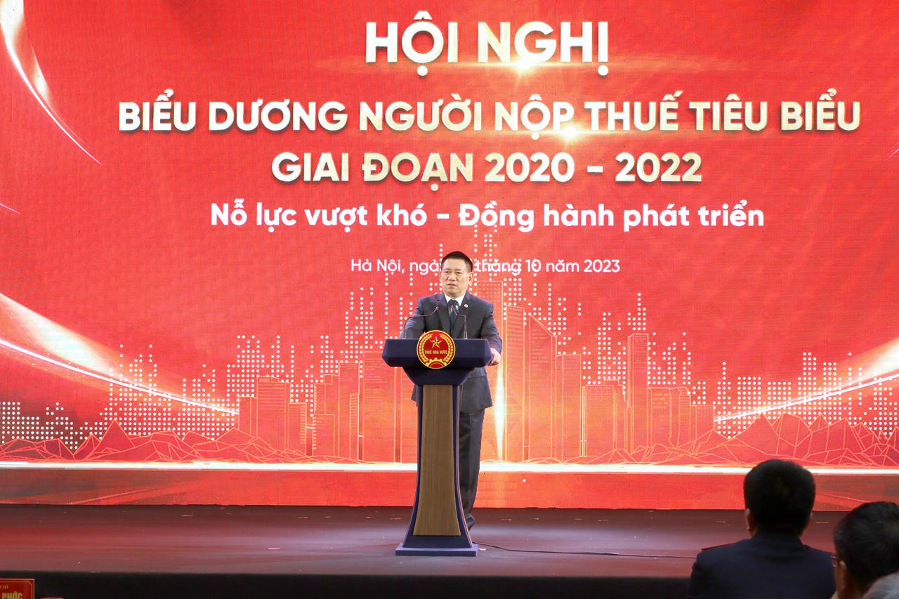 Tôn vinh 138 người nộp thuế tiêu biểu giai đoạn 2020 - 2022