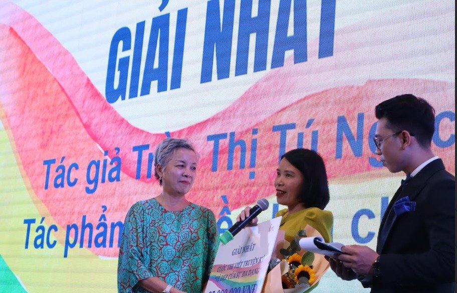 Trao giải cuộc thi viết “Vẻ đẹp của sự đa dạng”