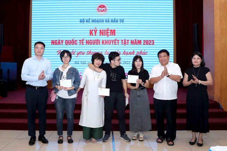 Doanh nghiệp người khuyết tật tự tin cạnh tranh bằng chất lượng chứ không phải bằng tình thương