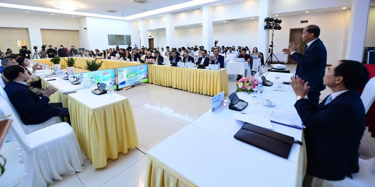 Sớm hoàn thiện khung khổ pháp lý để hiện thực hóa mục tiêu phát triển điện khí LNG