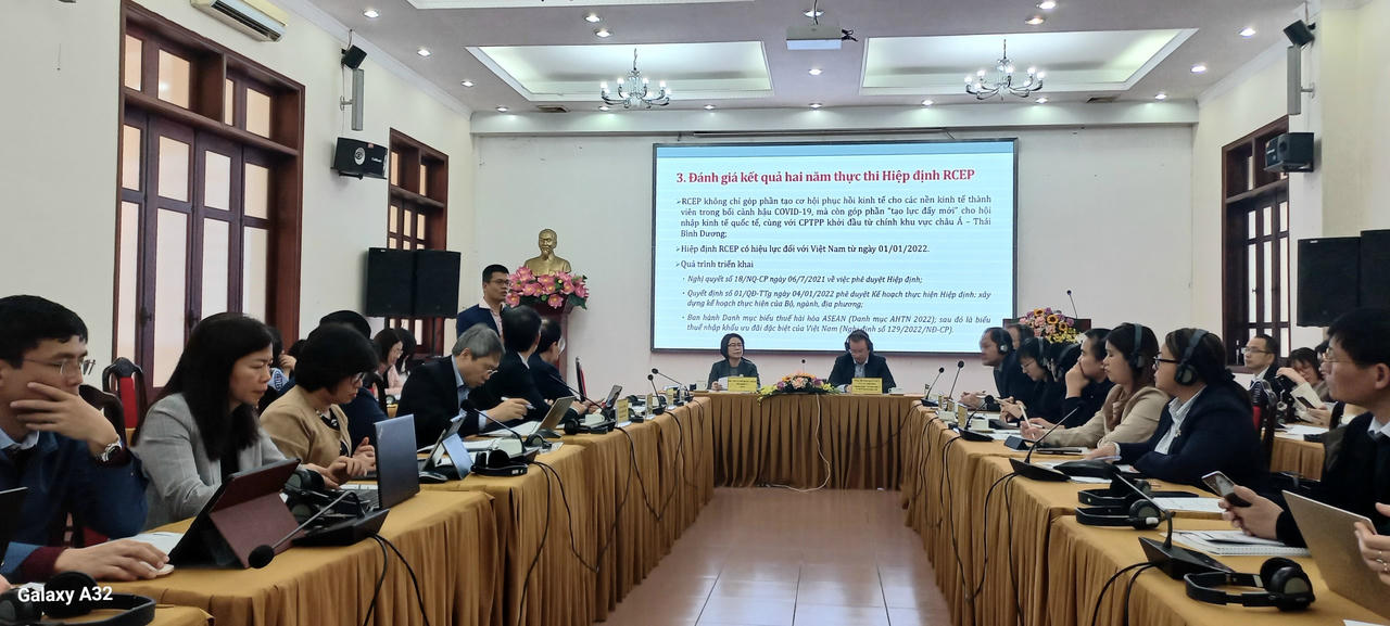 CIEM công bố 2 kịch bản GDP năm 2024: Tiếp tục cải cách thể chế để duy trì đà tăng trưởng