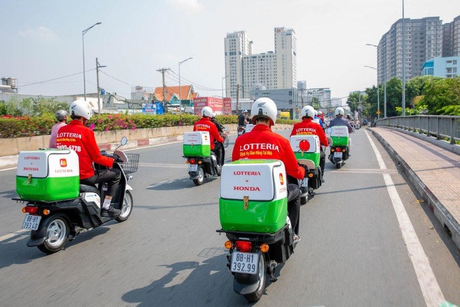 Honda Việt Nam hợp tác cùng Lotteria Việt Nam triển khai Dự án Sử dụng xe điện giao hàng