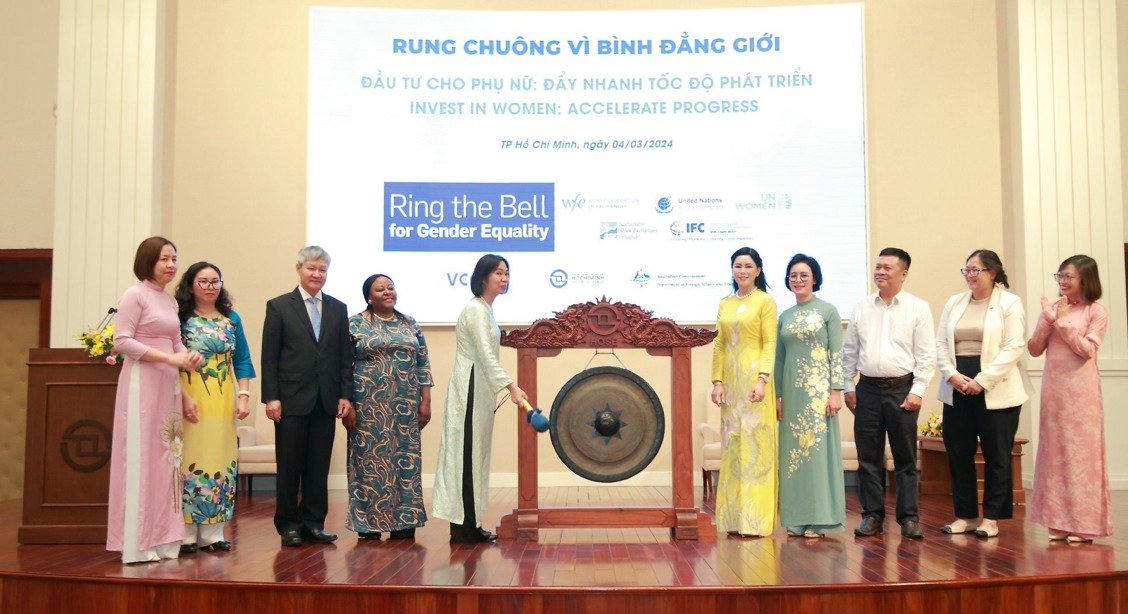 HNX và HOSE hưởng ứng chiến dịch 'Rung chuông vì Bình đẳng giới'