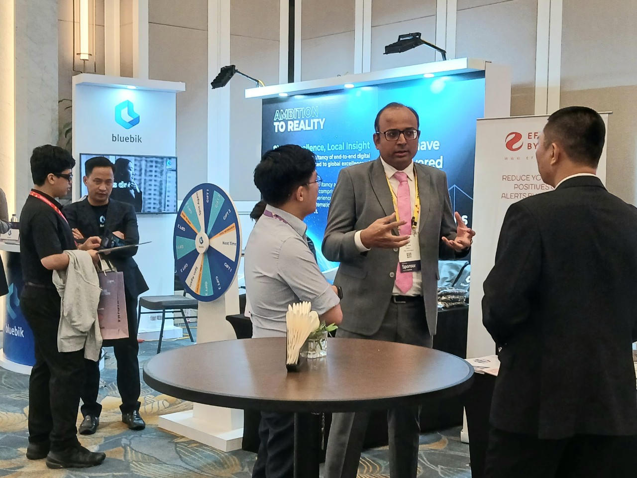 Khởi động Chuỗi đổi mới tài chính thế giới Việt Nam 2024