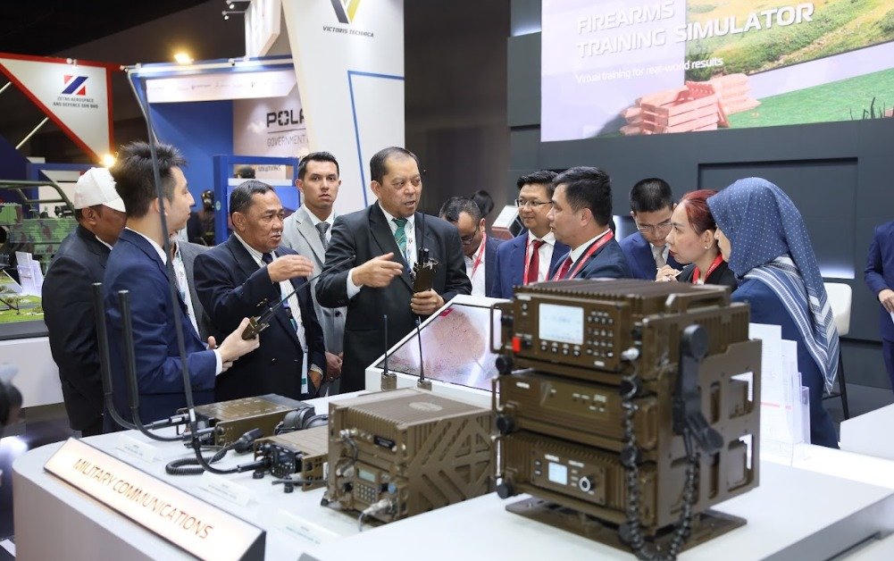 Viettel mở rộng kinh doanh sản phẩm quốc phòng - công nghệ cao tại Malaysia