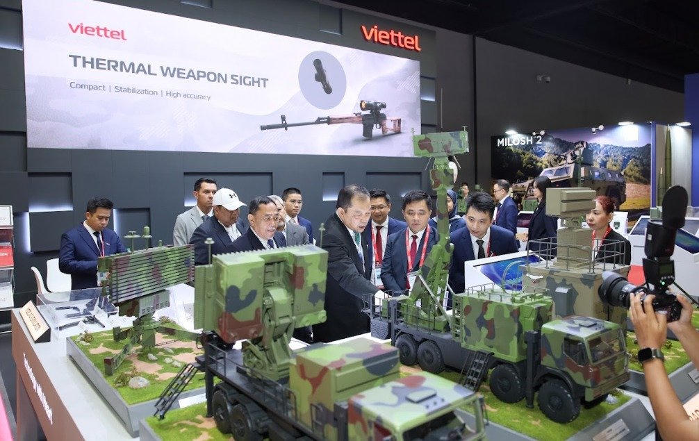 Viettel mở rộng kinh doanh sản phẩm quốc phòng - công nghệ cao tại Malaysia