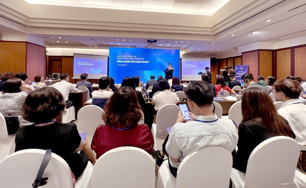 Khôi phục niềm tin ngành bảo hiểm nhân thọ: Thay đổi để phát triển!