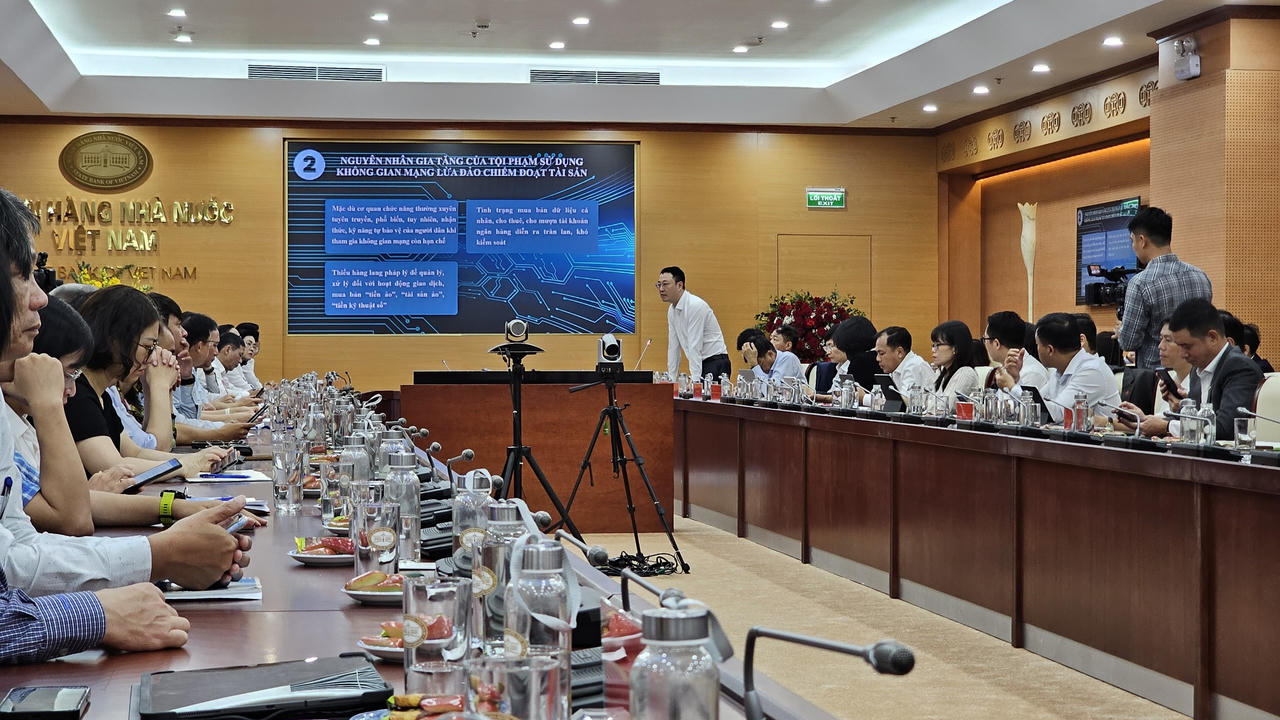 Phó thống đốc Ngân hàng nhà nước tiết lộ bản chất của mục tiêu "xác thực sinh trắc học"