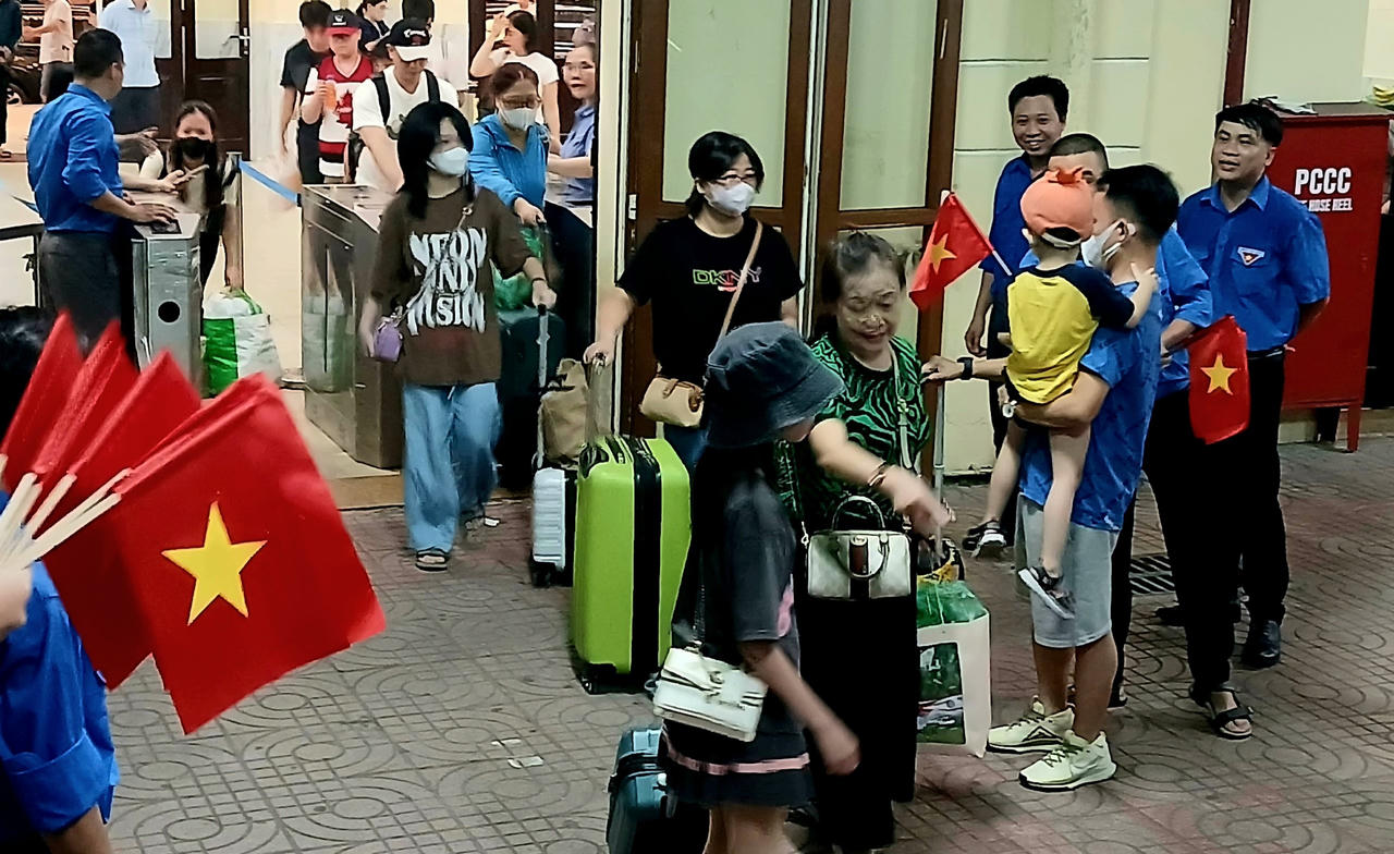 Trải nghiệm mới lạ cho hành khách đi tàu dịp Quốc khánh 2/9