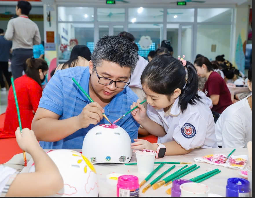 Honda Việt Nam khởi động Chương trình Trao tặng mũ bảo hiểm cho học sinh lớp Một toàn quốc năm học 2024-2025