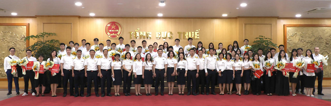 Tổng cục Thuế tiếp nhận công chức mới