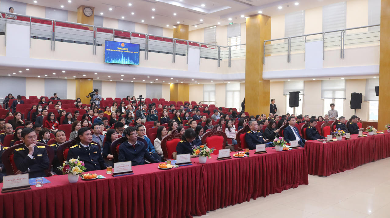 Cục Thuế TP Hà Nội vinh danh hơn 200 doanh nghiệp, người nộp thuế tiêu biểu