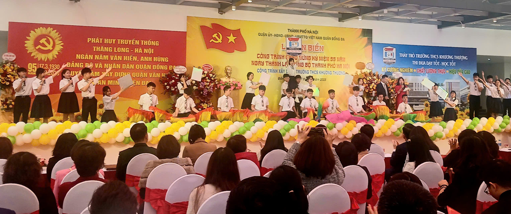 Gắn biển công trình chào mừng Kỷ niệm 95 năm ngày thành lập Đảng bộ thành phố Hà Nội