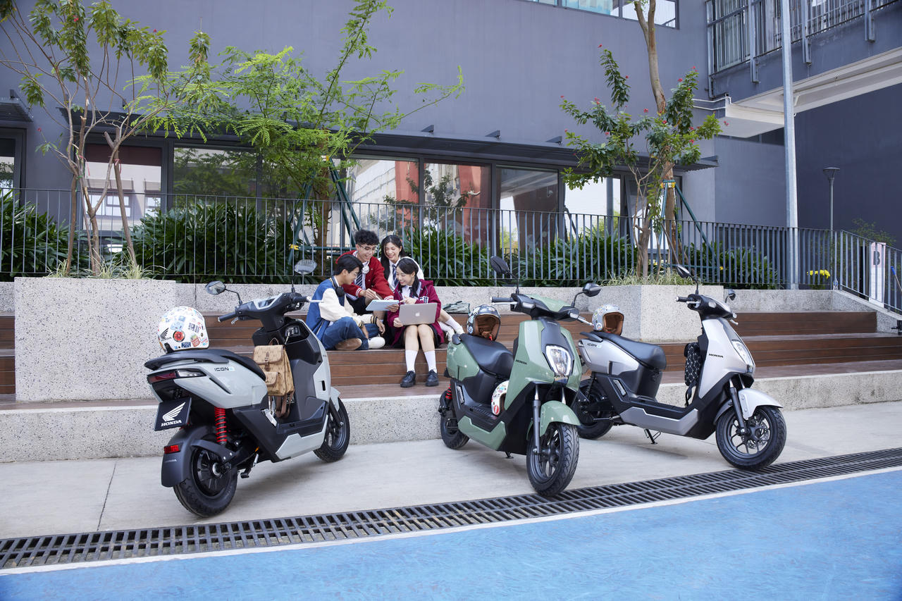 Honda Việt Nam ra mắt Honda HR-V trang bị động cơ Hybrid và 2 mẫu xe máy điện ICON e: & CUV e: