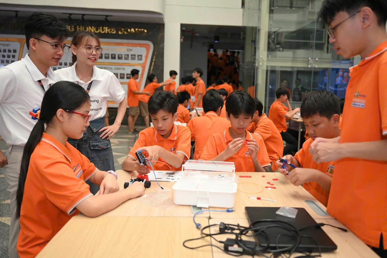 Samsung khởi động Cuộc thi Solve for Tomorrow 2025 tại Khu vực miền Trung