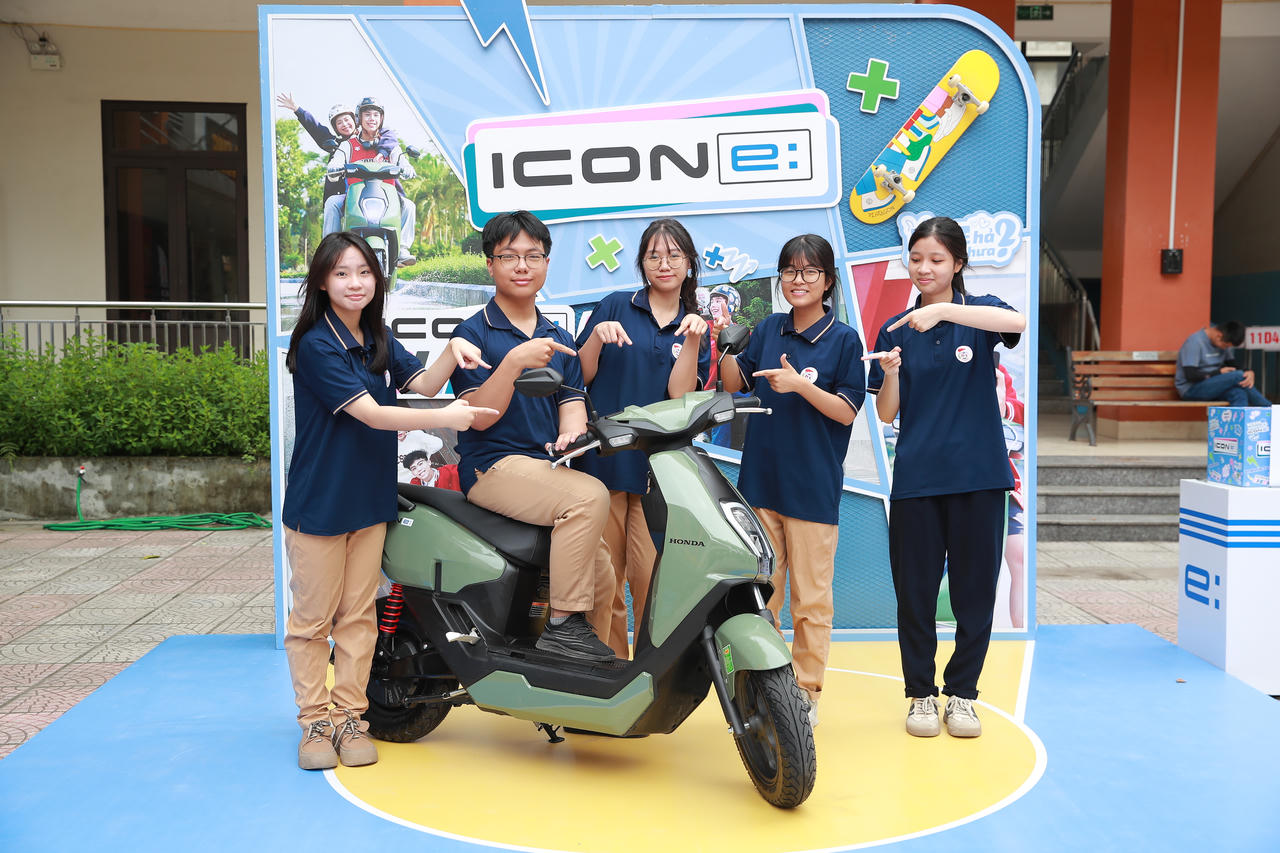 Khởi động Chương trình bồi dưỡng kiến thức pháp luật và kỹ năng lái xe gắn máy an toàn cho học sinh