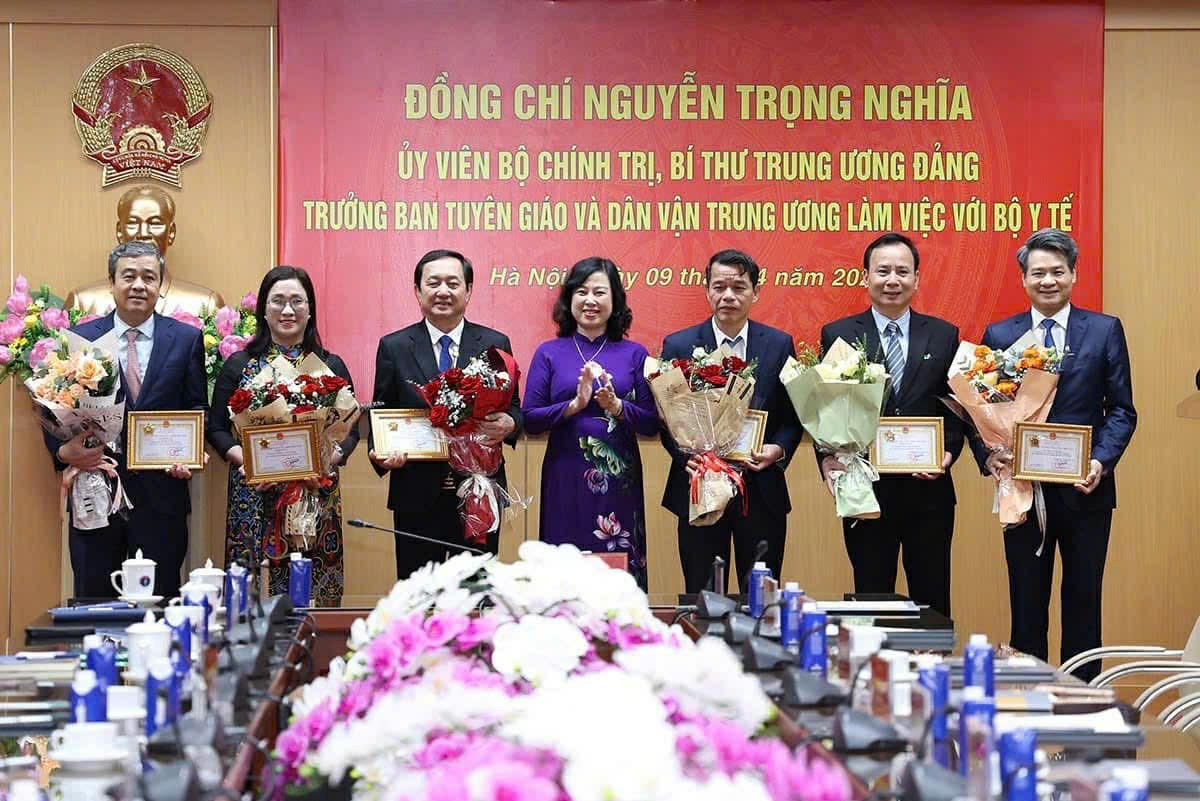 Trưởng Ban Tuyên giáo và Dân vận Trung ương: Ngành y tế phải chủ động tìm đến dân 