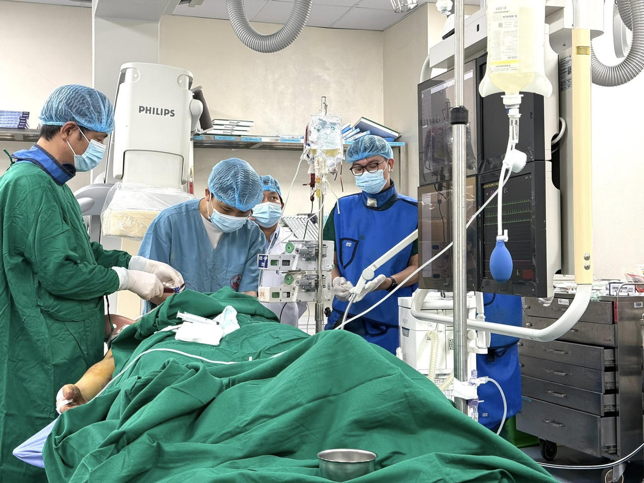 Bộ Y tế chỉ đạo khẩn cấp ứng cứu nạn nhân vụ lật xe khách tại Tam Đảo, Vĩnh Phúc