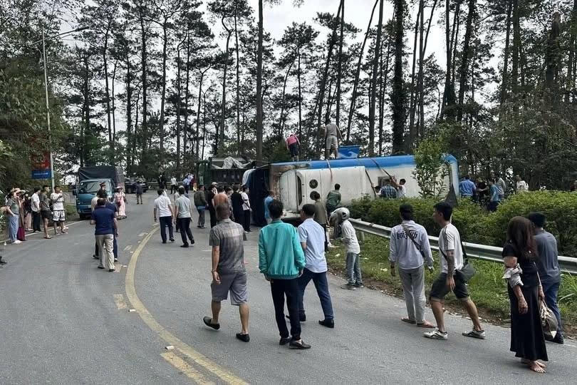 Bộ Y tế chỉ đạo khẩn cấp ứng cứu nạn nhân vụ lật xe khách tại Tam Đảo, Vĩnh Phúc