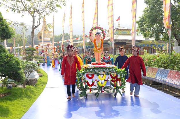 Đại Bảo tháp Mandala Tây Thiên hân hoan đón mừng Phật đản Vesak 2025
