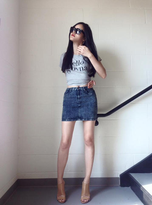 Hoa hậu, Á hậu Việt thi nhau... "chọc" tay vào rốn