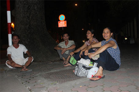 Người ngoại tỉnh ngủ vỉa hè Hà Nội chờ xem diễu binh mừng 2/9