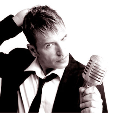 Bắt gã giáo viên Tây chuyên "ép tình" các bé đẹp trai