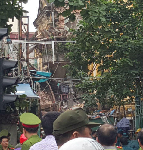 Toàn cảnh đổ nát tại ngôi biệt thự cổ phố Trần Hưng Đạo