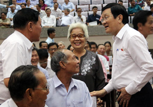 Người dân bày tỏ nguyện vọng về cán bộ với Tổng Bí thư, Chủ tịch nước