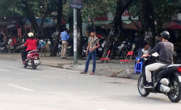 Đời trai vẫy phố đêm Hà Nội