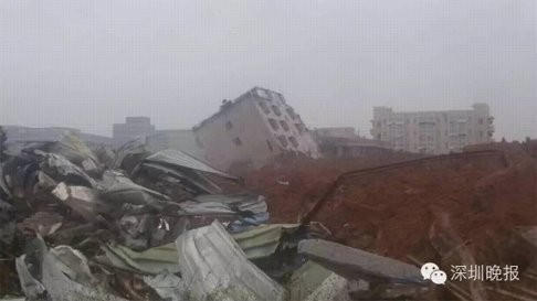 Lở núi kinh hoàng ở Trung Quốc, sập 17 tòa nhà cao tầng