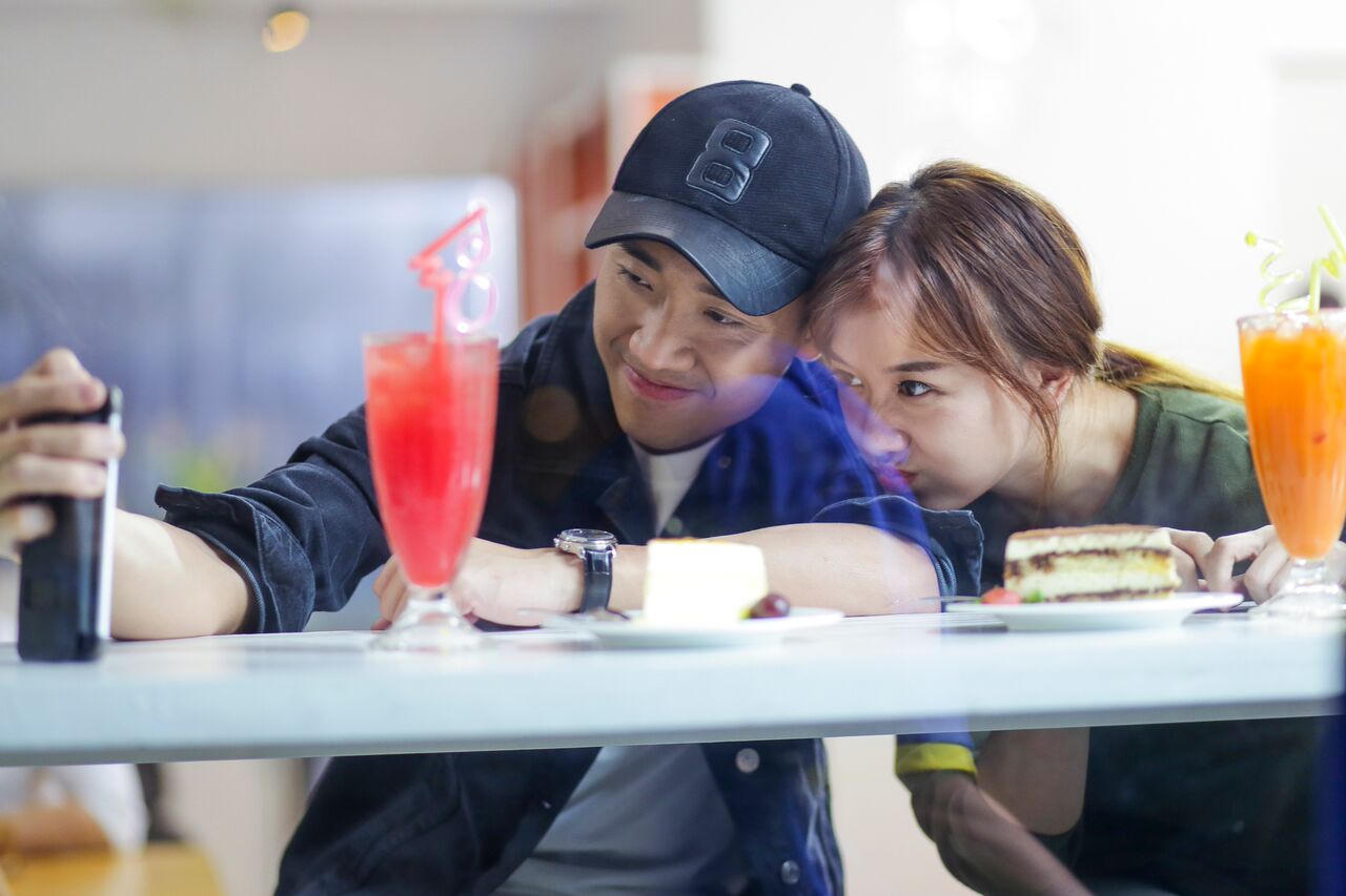 "Tự thú" lúc nửa đêm của MC Trấn Thành