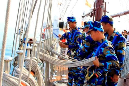Cận cảnh tàu buồm hiện đại bậc nhất thế giới của hải quân Việt 