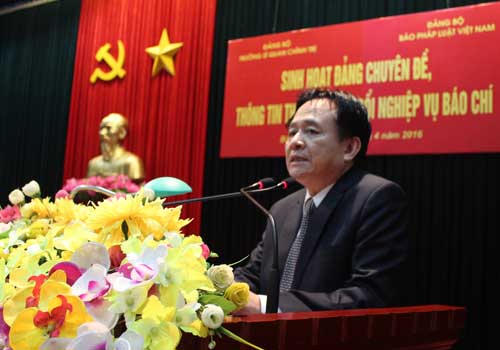 Sinh hoạt chuyên đề giữa Báo Pháp luật Việt Nam với Trường Sỹ quan Chính trị