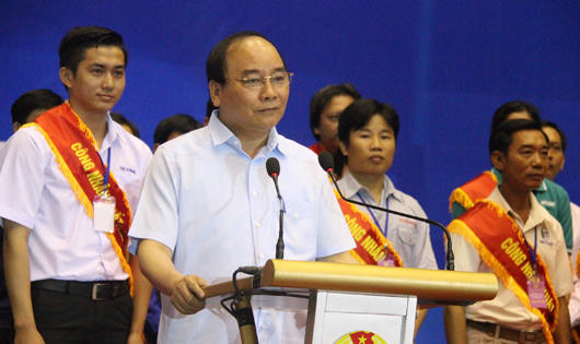 Hình ảnh ấn tượng về Thủ tướng với công nhân miền Nam